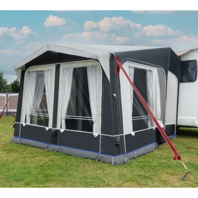 The Moto Windsor Retro Drive Away Awning is an exceptional investment for motorhome travellers who value living space flexibility and a rapid deployment system.