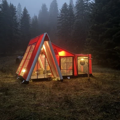 The Air Aquila Inflatable Tent is a masterclass in combining rugged four-season endurance with ultimate group comfort, easily accommodating up to 10 campers.